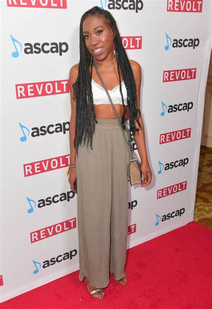 T'yanna Wallace: Building Her Own Legacy, One Thread at a Time